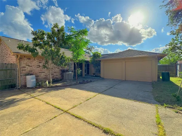 $2,100 | 22206 Goldstone Drive, Katy, TX 77450