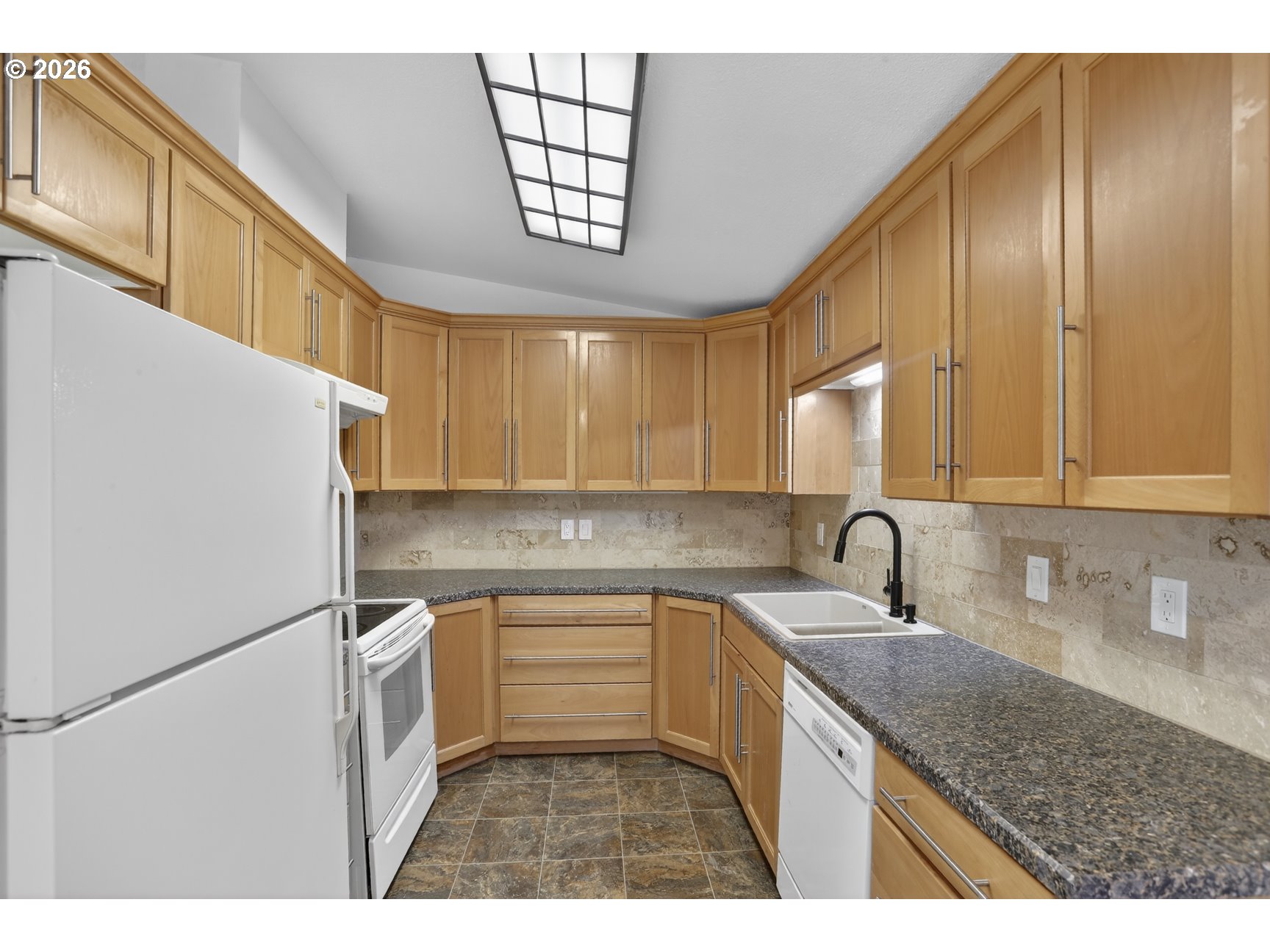 2701 Southwest Spring Garden Street Portland, OR 97219 - Photo 14 of 25