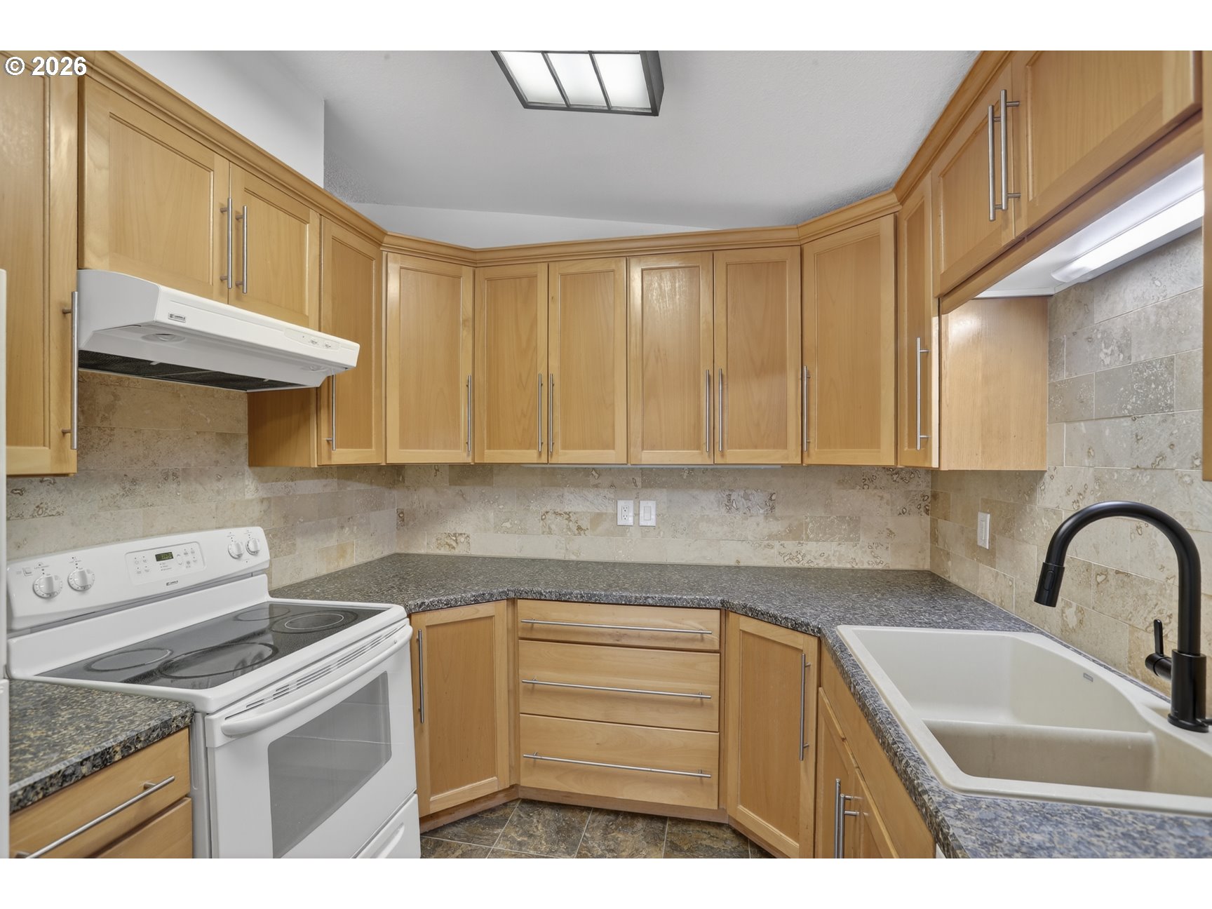 2701 Southwest Spring Garden Street Portland, OR 97219 - Photo 15 of 25