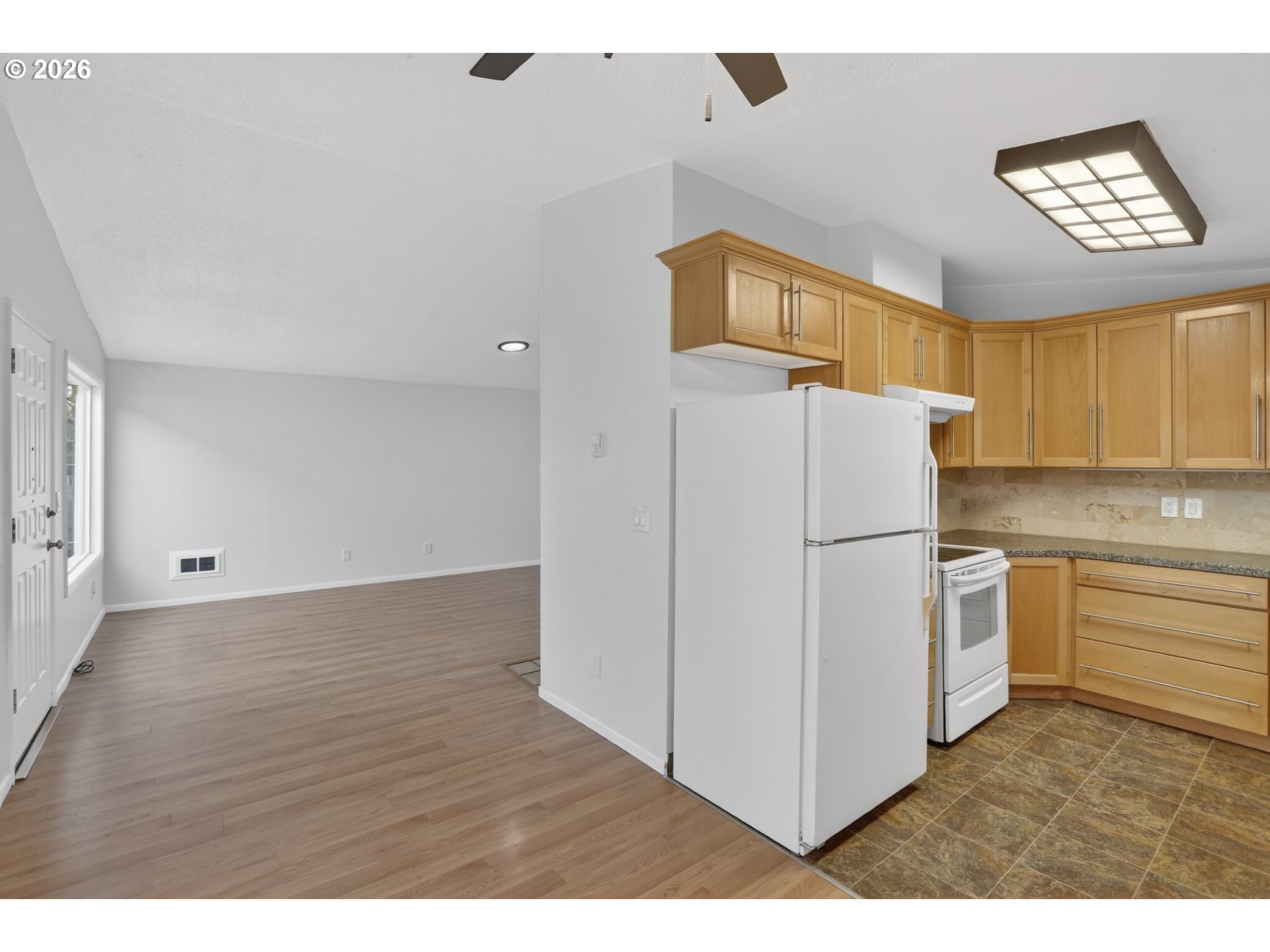 2701 Southwest Spring Garden Street Portland, OR 97219 - Photo 10 of 25