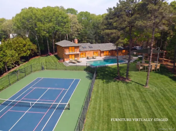 $2,495,000 | 10 Jeffrey Lane, East Quogue, NY 11942