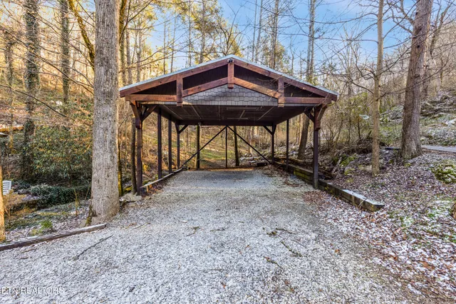 $675,000 | 259 Black Mash Hollow Road, Townsend, TN 37882