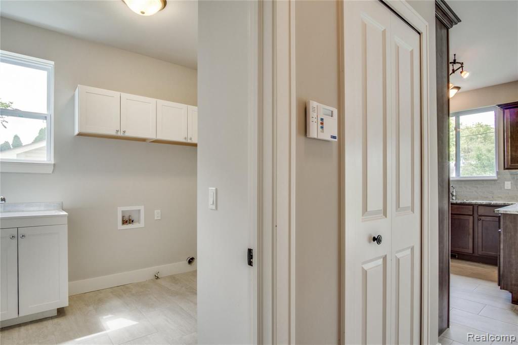 2914 Walsh Drive Rochester Hills, MI 48309 - Photo 34 of 36