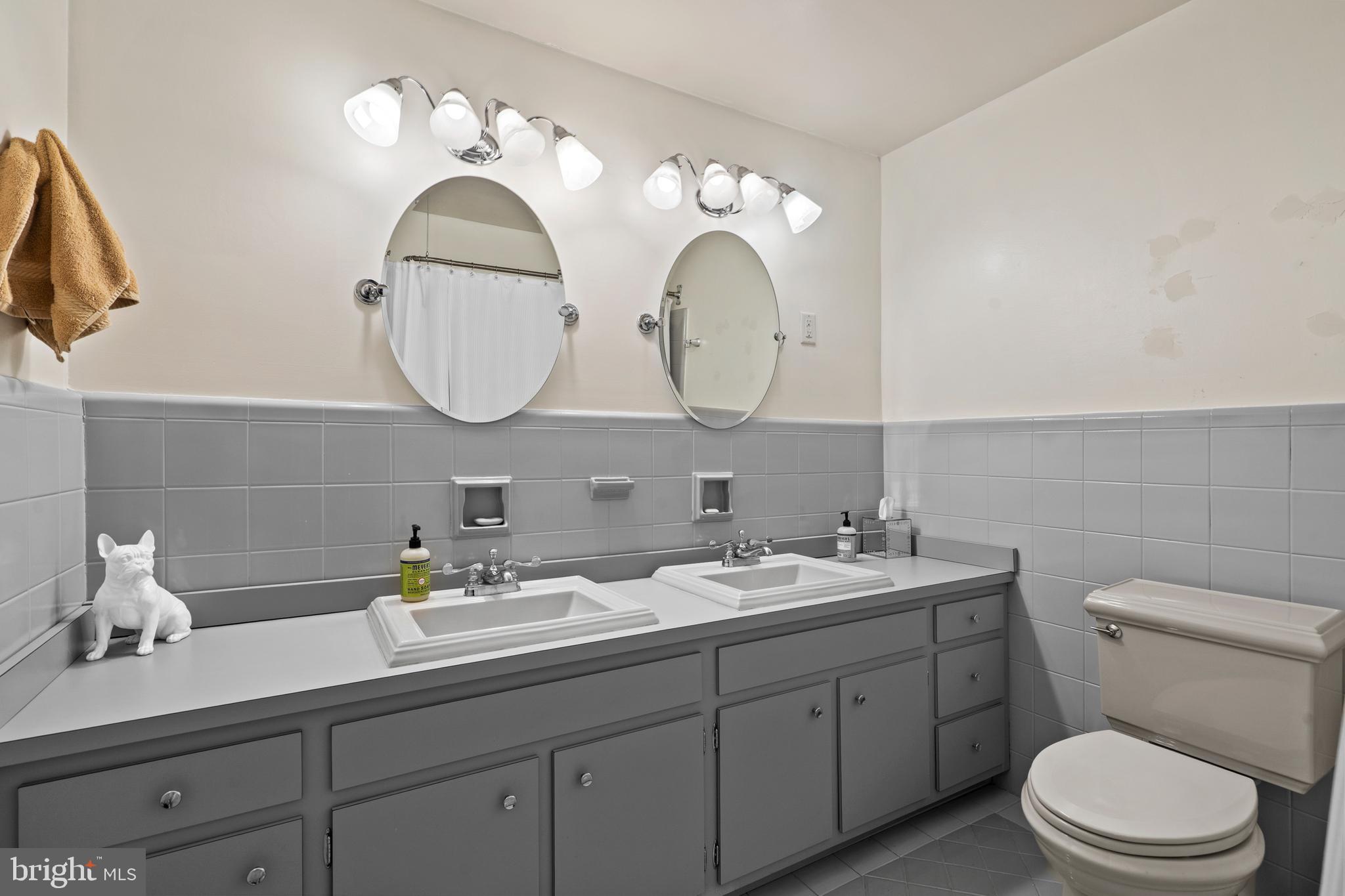 1064 Irvin Road Huntingdon Valley, PA 19006 - Photo 19 of 38