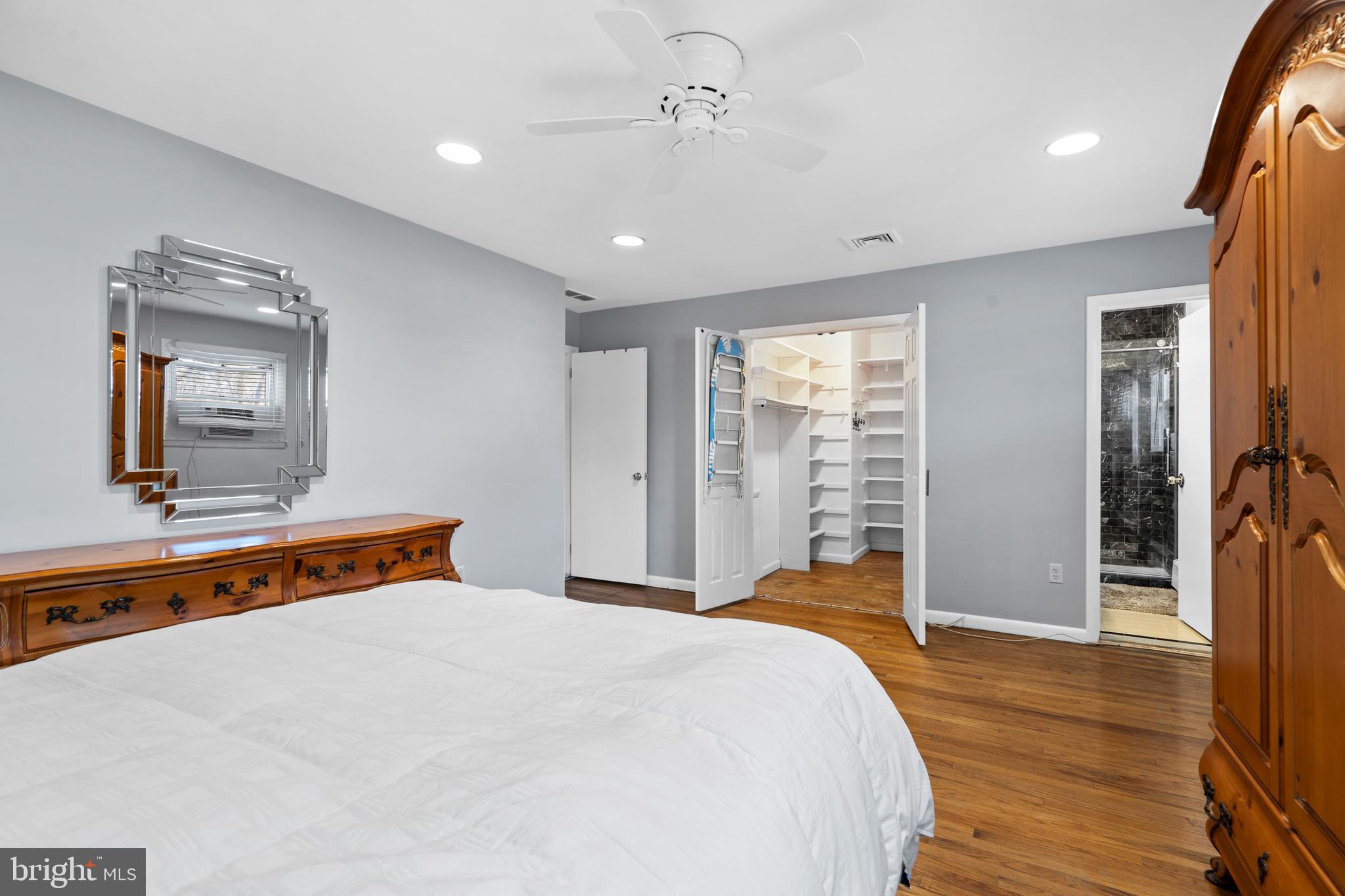 1064 Irvin Road Huntingdon Valley, PA 19006 - Photo 22 of 38