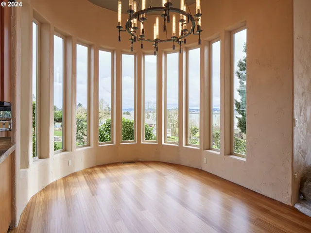 $1,899,000 | 6019 Southeast Riverside Drive, Vancouver, WA 98661