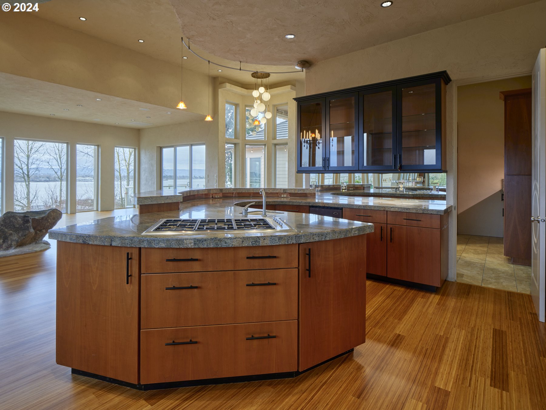 6019 Southeast Riverside Drive Vancouver, WA 98661 - Photo 15 of 48