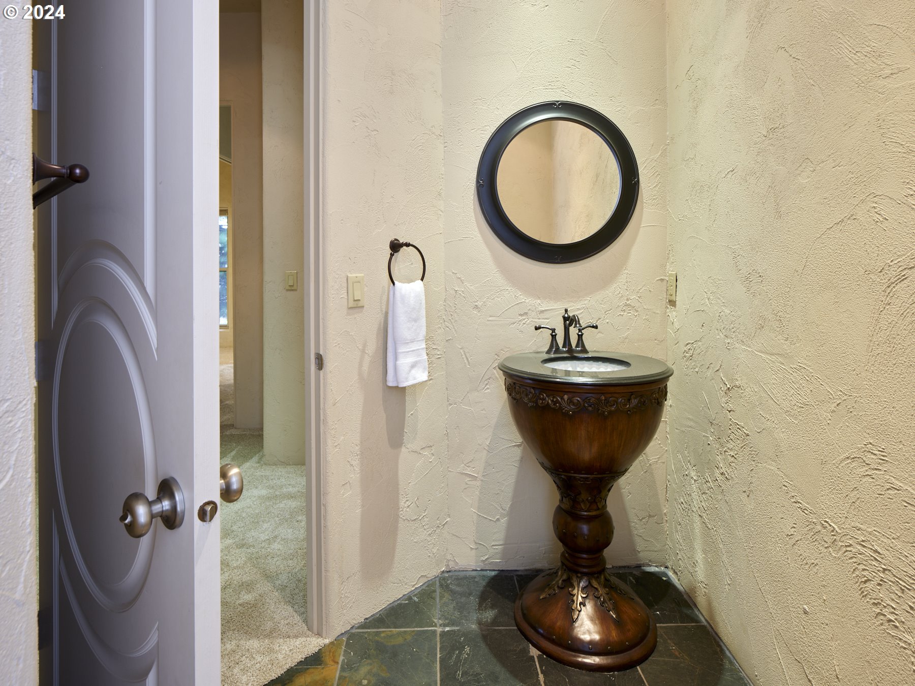 6019 Southeast Riverside Drive Vancouver, WA 98661 - Photo 31 of 48 Garage