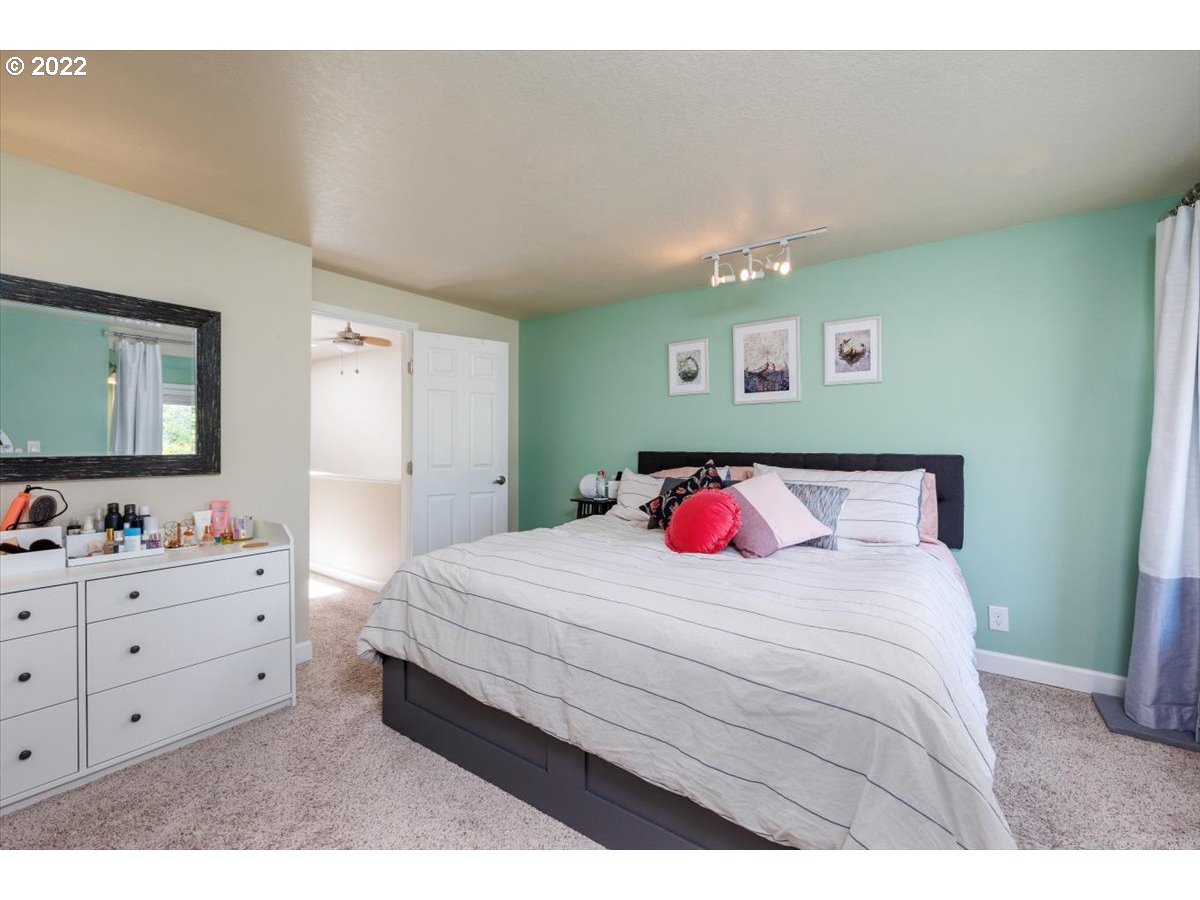7835 Southwest Raintree Drive Beaverton, OR 97008 - Photo 13 of 24 Gallery Image 13