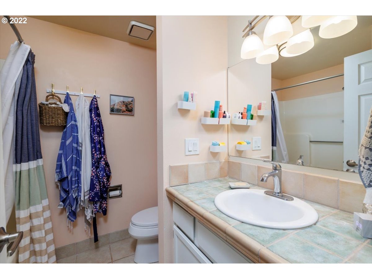7835 Southwest Raintree Drive Beaverton, OR 97008 - Photo 14 of 24 Gallery Image 14