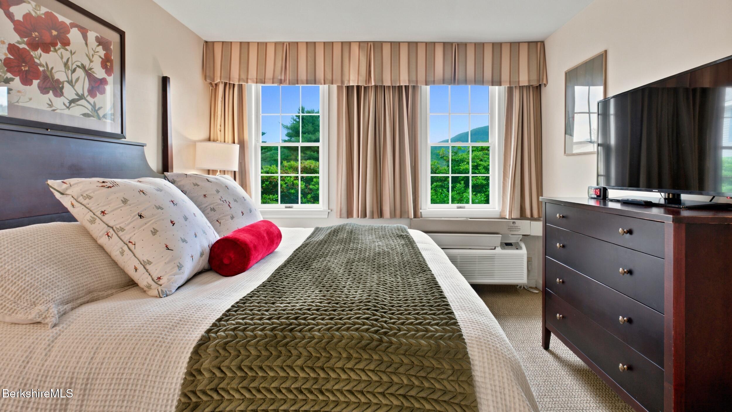 37 Corey Road, Unit 516 Hancock, MA 01237 - Photo 9 of 18 DSC00026