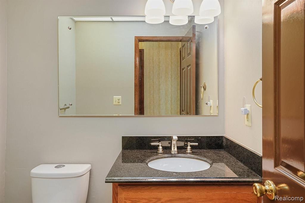 691 Abbey Court Rochester Hills, MI 48307 - Photo 13 of 39