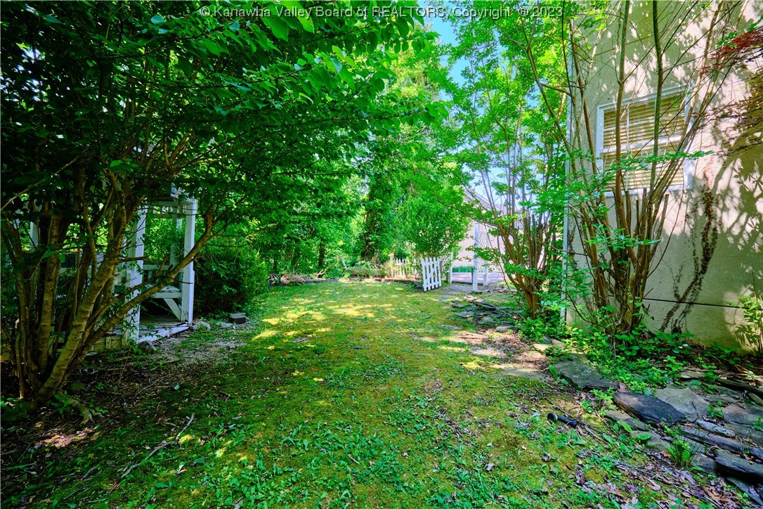 216 Flintlock Road Charleston, WV 25314 - Photo 31 of 33 Gallery Image 31