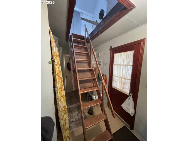 $474,000 | 46255 Highway 242, Myrtle Point, OR 97458