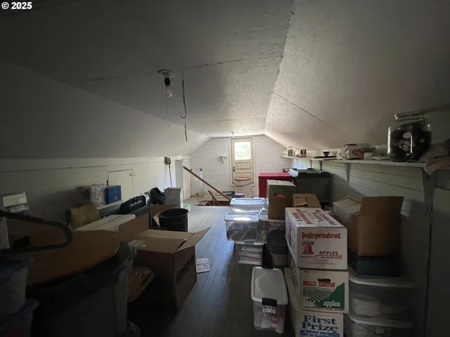 $474,000 | 46255 Highway 242, Myrtle Point, OR 97458