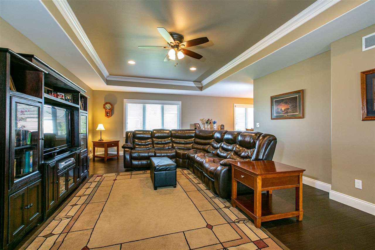2272 Antler Ridge Drive Dubuque, IA 52002 - Photo 2 of 25 Gallery Image 2