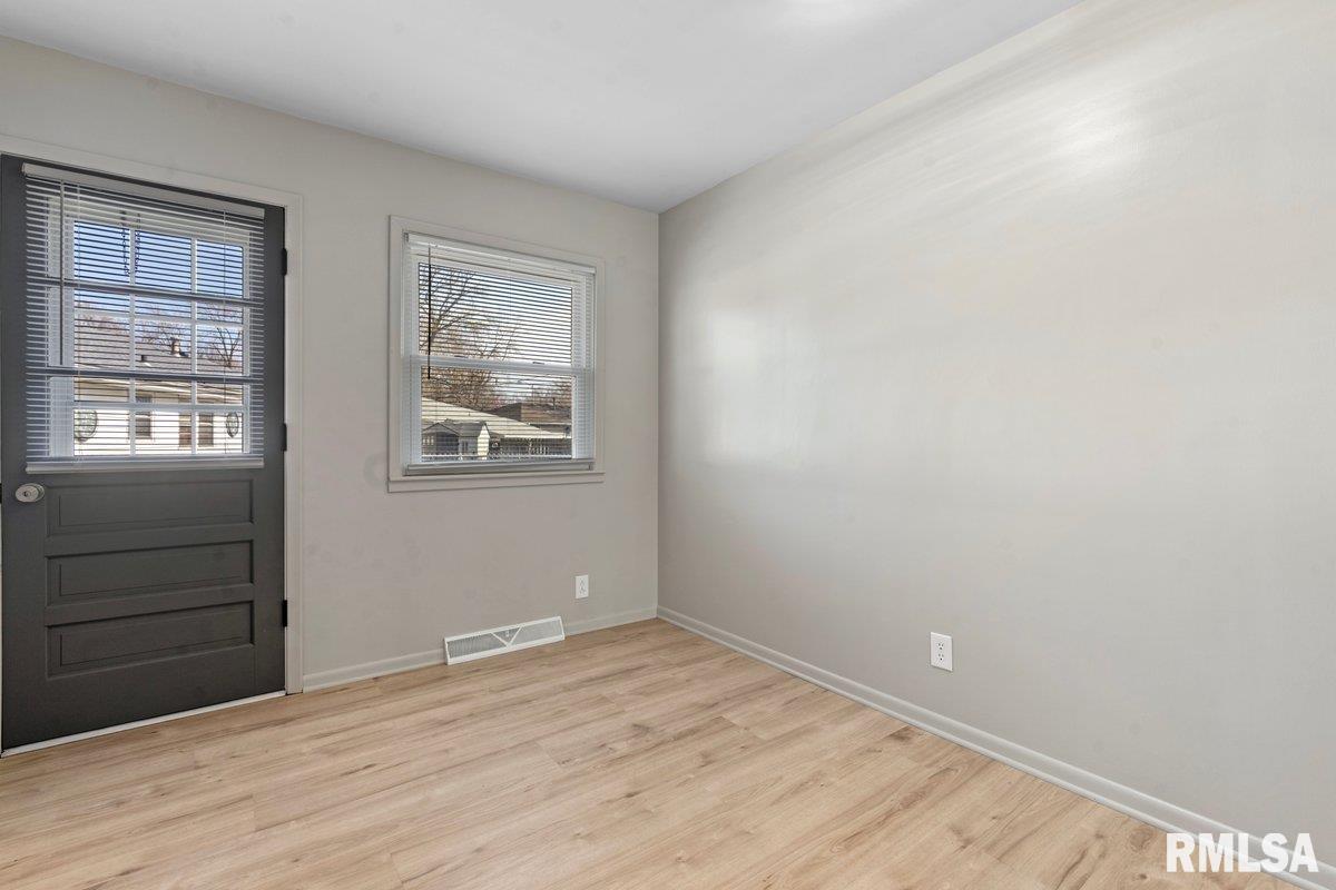 3300 Stanton Street Springfield, IL 62703 - Photo 12 of 35