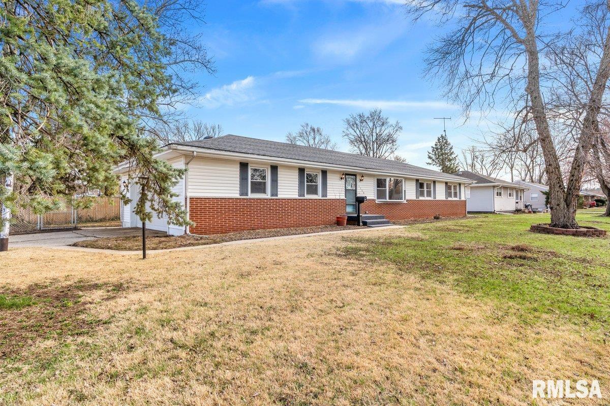 3300 Stanton Street Springfield, IL 62703 - Photo 2 of 35