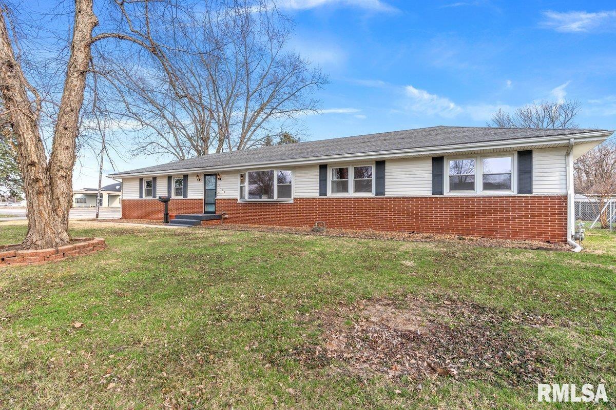 3300 Stanton Street Springfield, IL 62703 - Photo 3 of 35