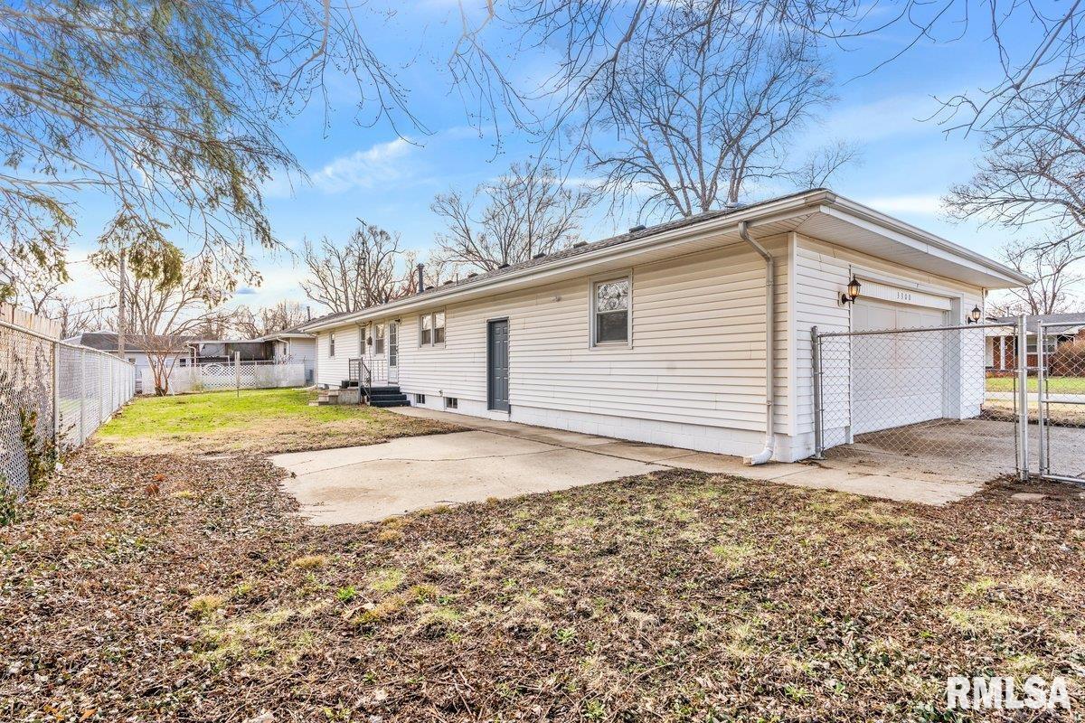 3300 Stanton Street Springfield, IL 62703 - Photo 31 of 35