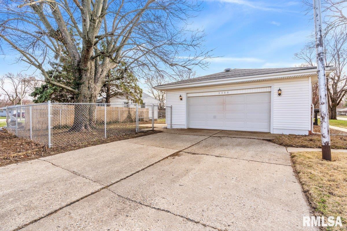 3300 Stanton Street Springfield, IL 62703 - Photo 32 of 35