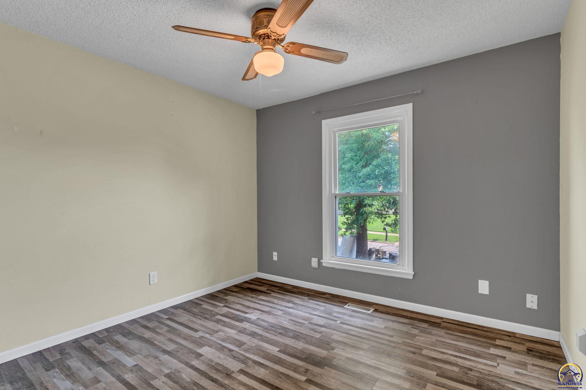5964 Southwest 23rd Terrace Topeka, KS 66614 - Photo 17 of 43