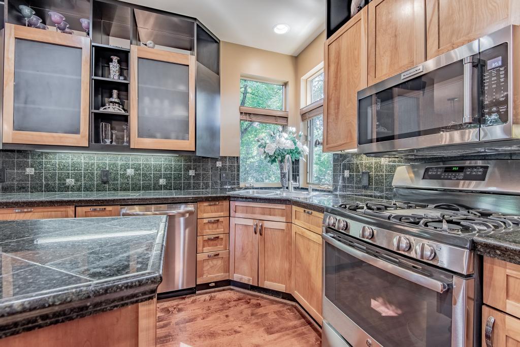 180 King Hill Road Golden Valley, MN 55416 - Photo 19 of 42 Gallery Image 19