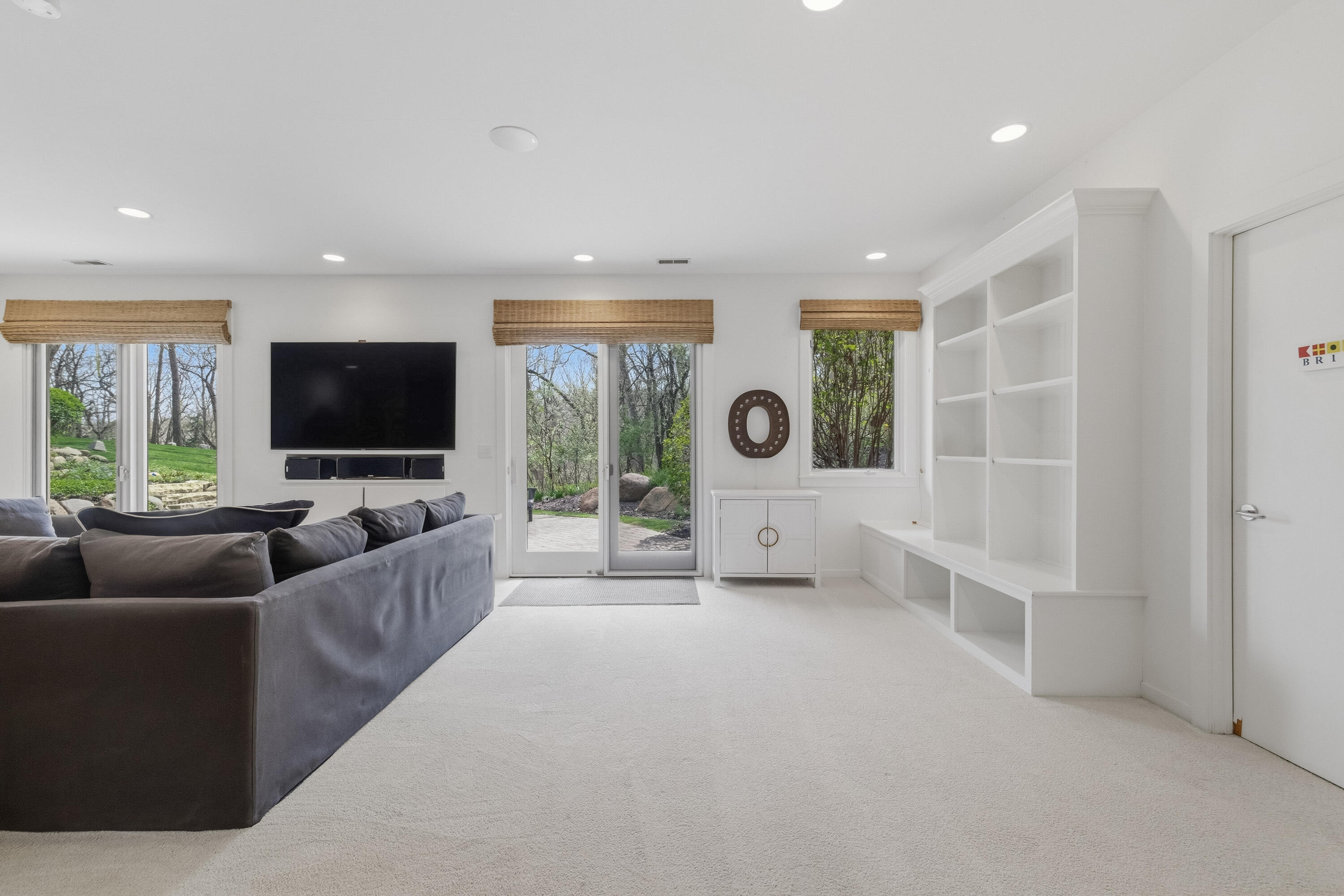 5611 Oak Bluffs Road Fontana, WI 53125 - Photo 24 of 43 Family Room