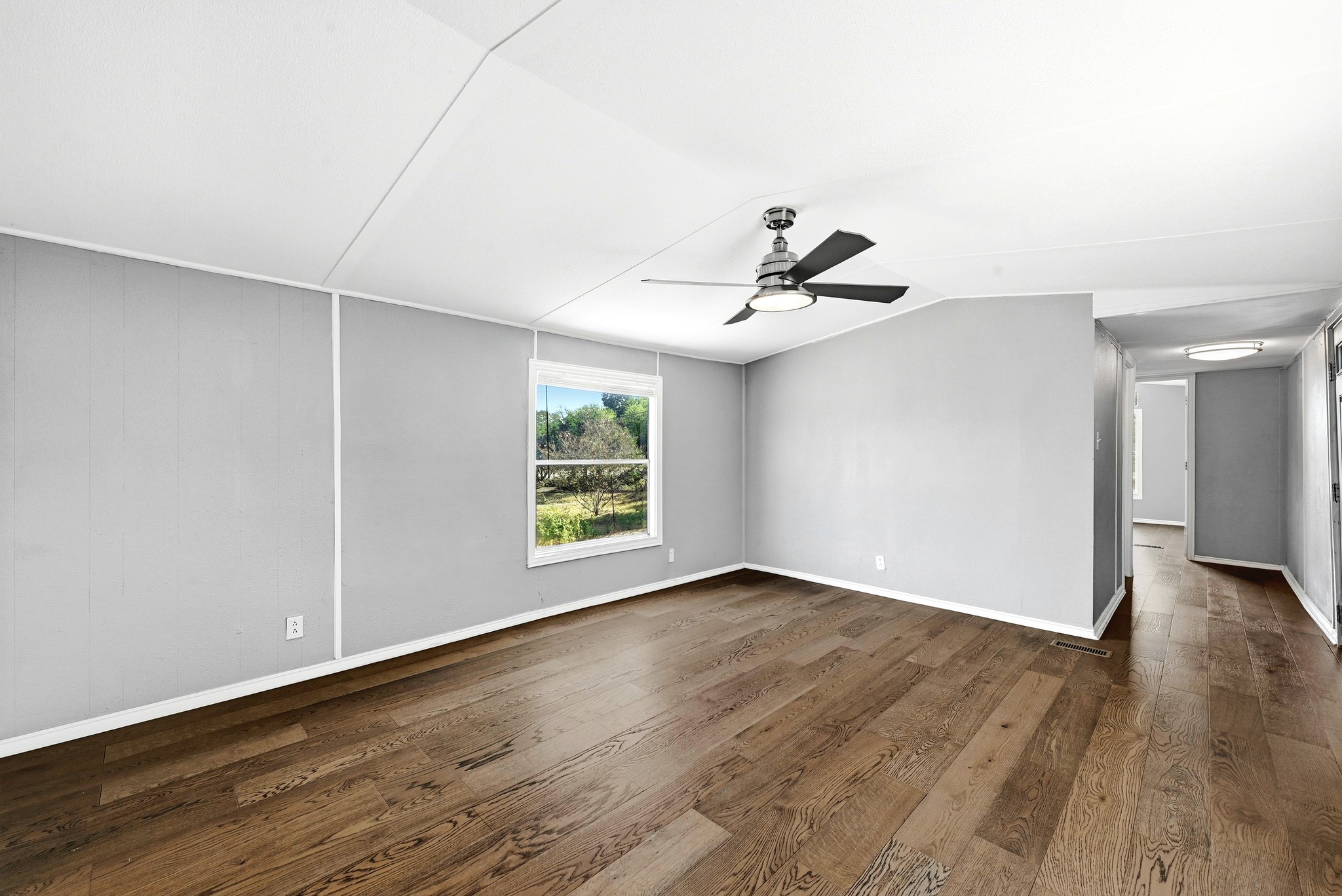 212 Greenfield Road Kyle, TX 78640 - Photo 4 of 25 Gallery Image 4