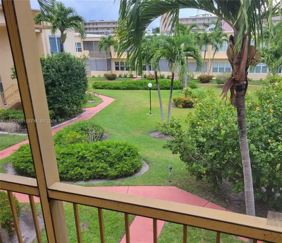$2,000 | 851 Northeast 14th Avenue, Unit 416, Hallandale Beach, FL 33009