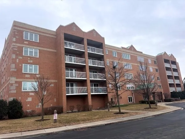 $242,500 | 7450 North Waukegan Road, Unit 401, Niles, IL 60714