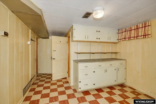 $194,900 | 137 Loma Vista Road, Torrington, WY 82240