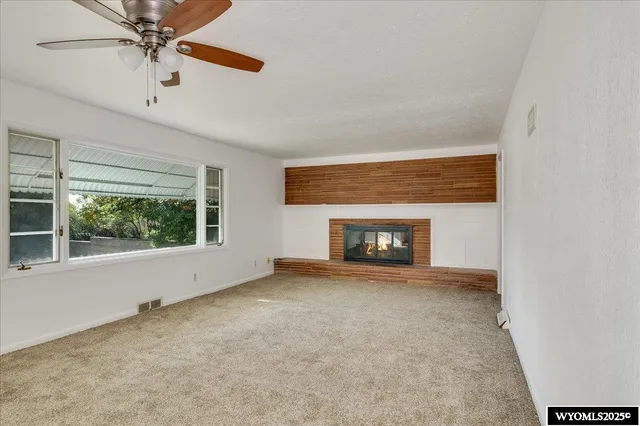 $194,900 | 137 Loma Vista Road, Torrington, WY 82240