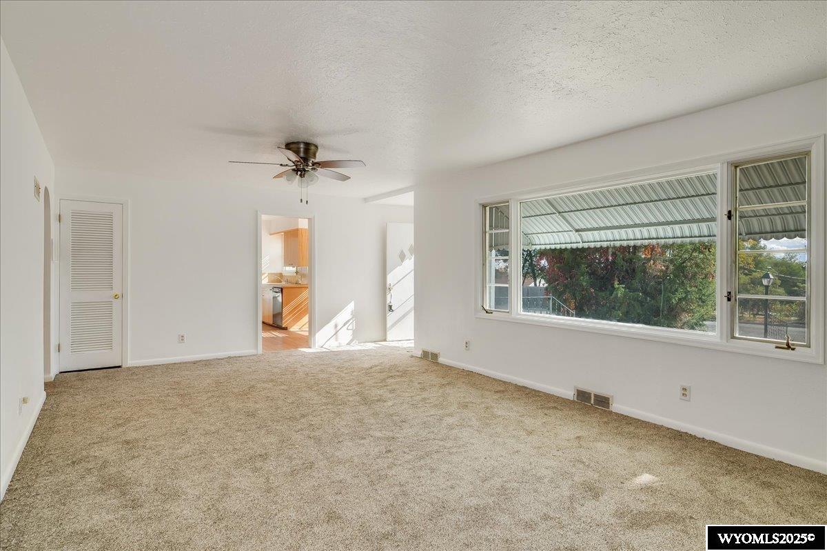 137 Loma Vista Road Torrington, WY 82240 - Photo 4 of 19