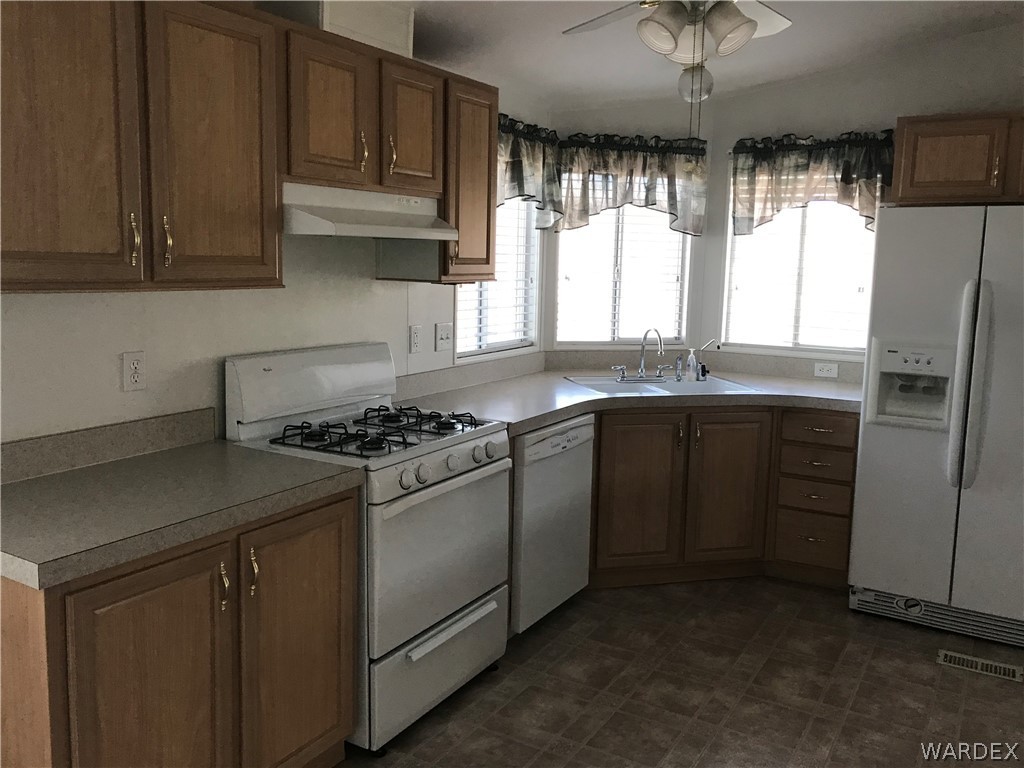 2066 East El Rodeo Road, Unit 5 Fort Mohave, AZ 86426 - Photo 12 of 34 Kitchen