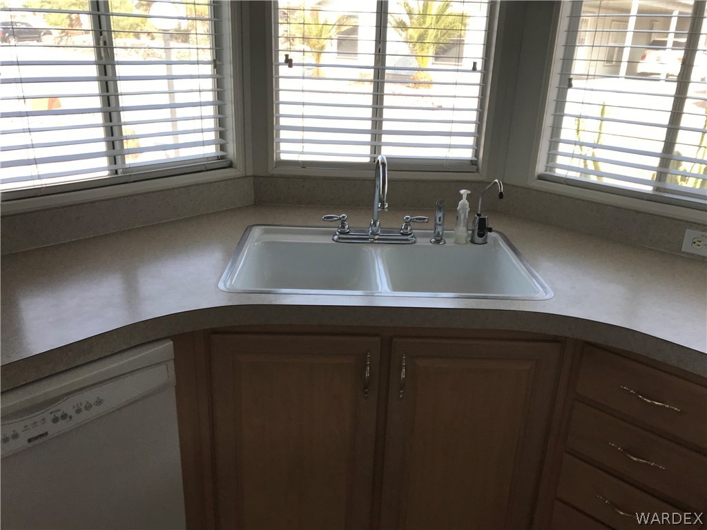 2066 East El Rodeo Road, Unit 5 Fort Mohave, AZ 86426 - Photo 15 of 34 Kitchen sink - reverse osmosis - owned