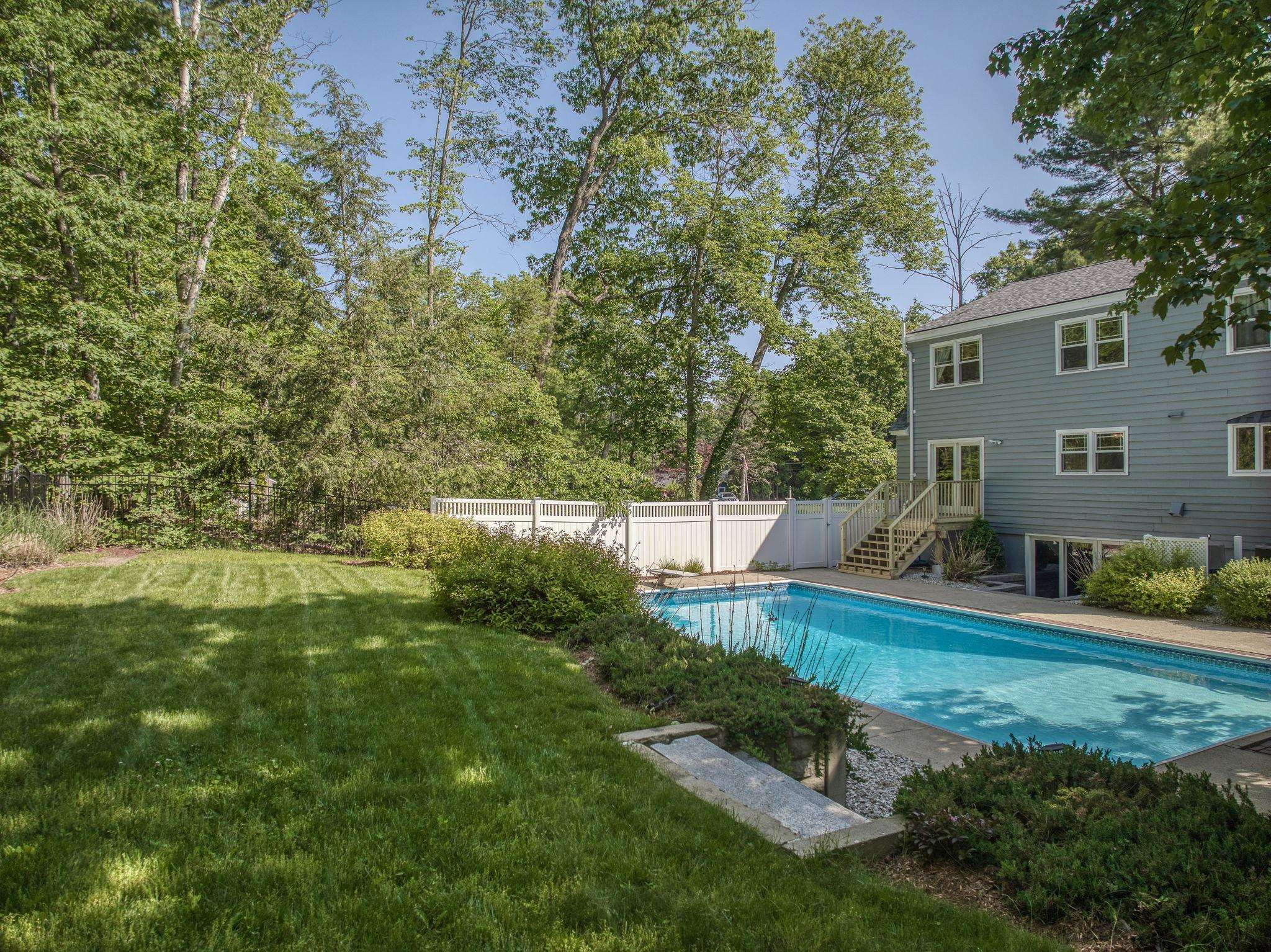 9 Rolling Ridge Road Windham, NH 03087 - Photo 7 of 38