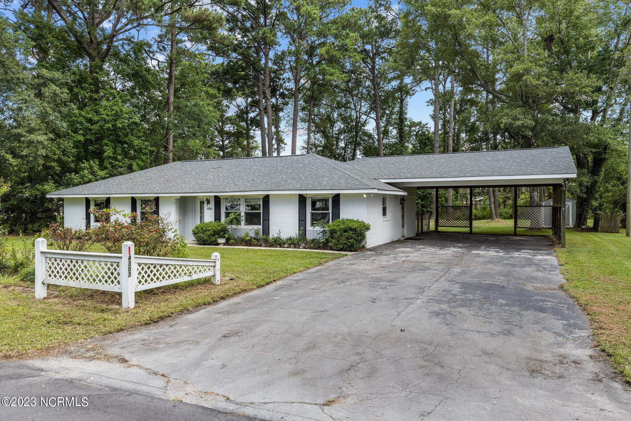 4303 Country Club Road Morehead City, NC 28557 - Photo 32 of 46
