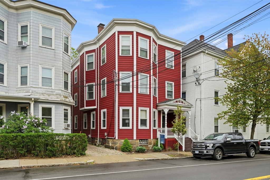 166 Chestnut Street, Unit 1 Brookline, MA 02445 - Photo 2 of 33