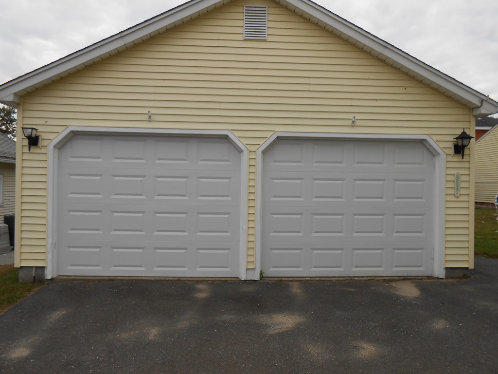 20 Lawrence Road Chicopee, MA 01013 - Photo 2 of 20 a view of a house