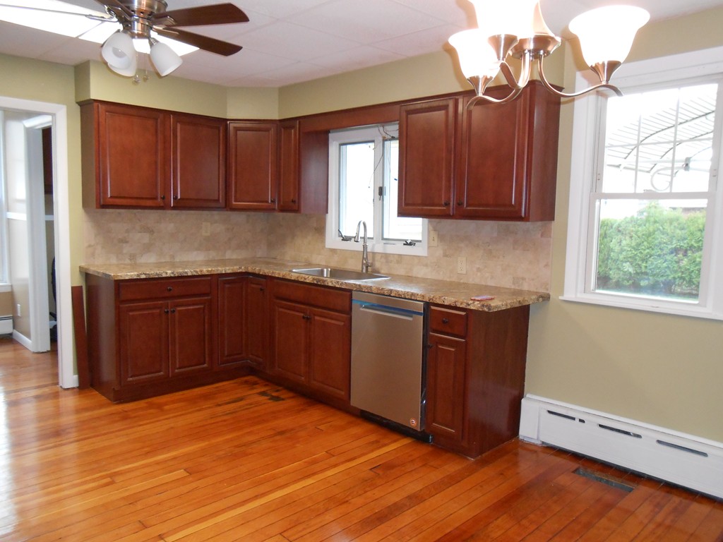 20 Lawrence Road Chicopee, MA 01013 - Photo 4 of 20