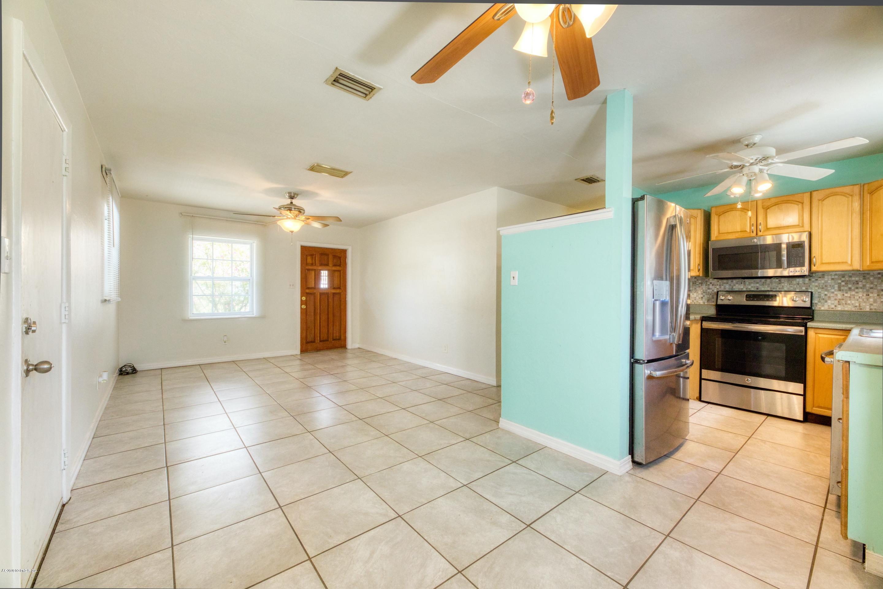 302-Chapel-Rd-004
