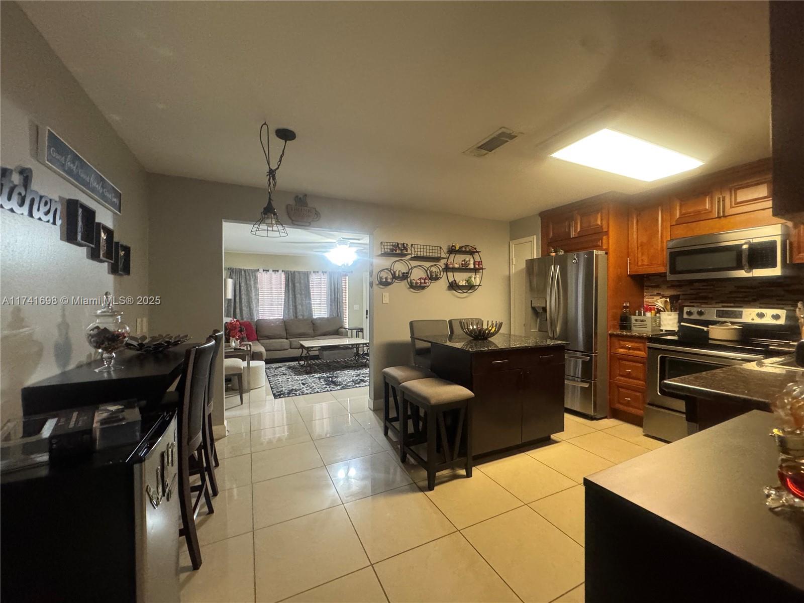 22687 Family Circle Boca Raton, FL 33428 - Photo 9 of 31 Gallery Image 9