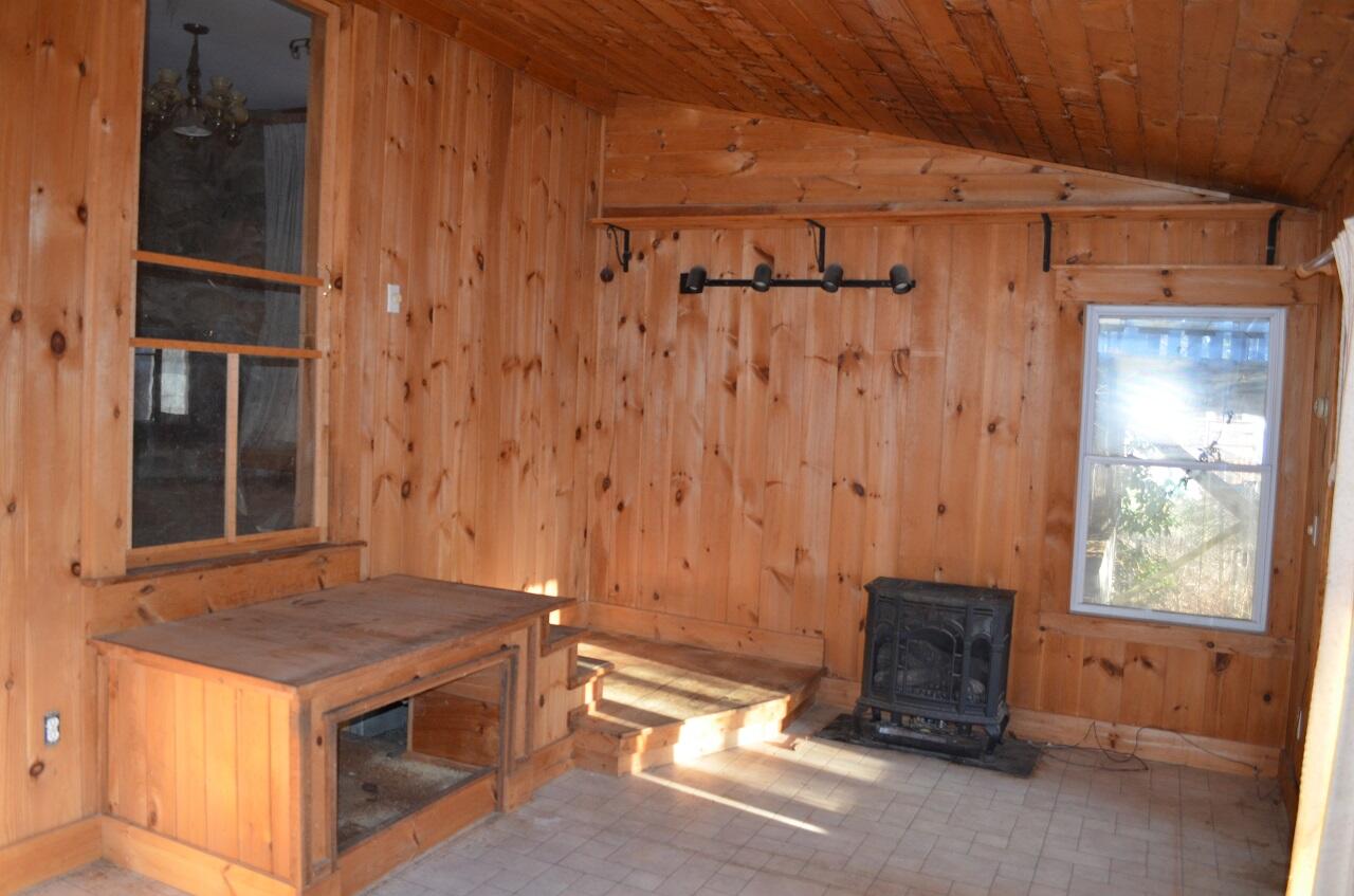 40 Ready Point Road Wiscasset, ME 04578 - Photo 8 of 9 009