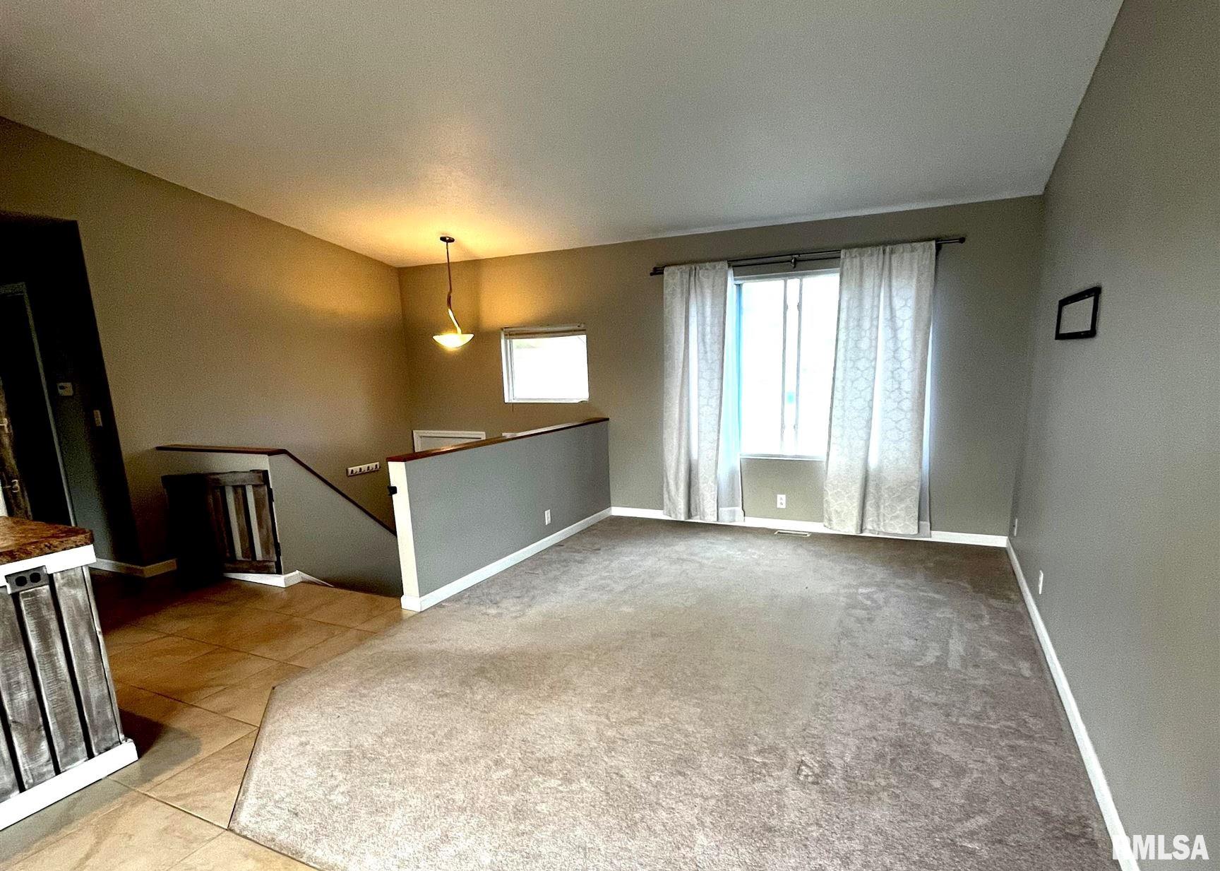 309 Lincoln Street Athens, IL 62613 - Photo 3 of 10 Gallery Image 3