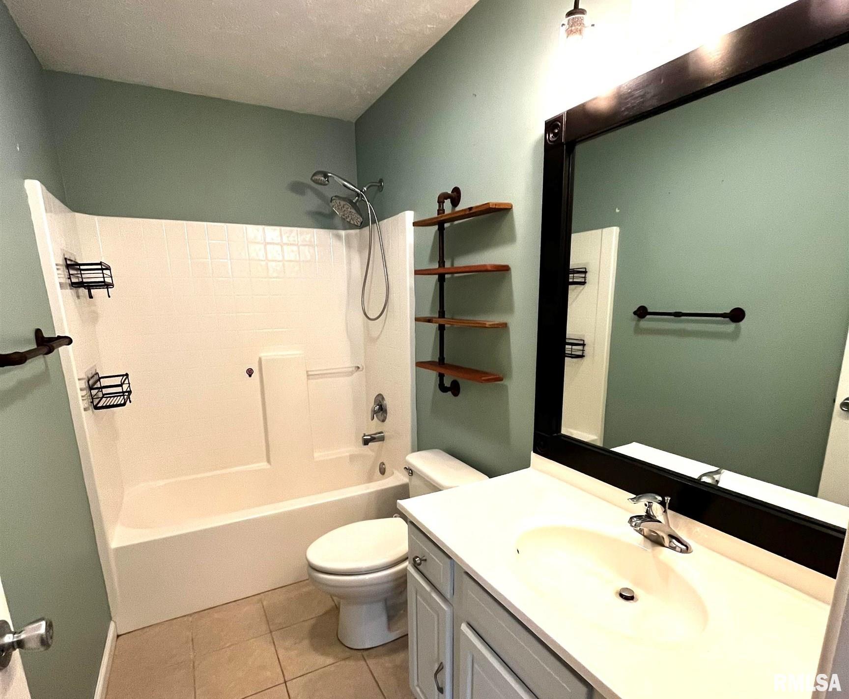 309 Lincoln Street Athens, IL 62613 - Photo 5 of 10 Gallery Image 5