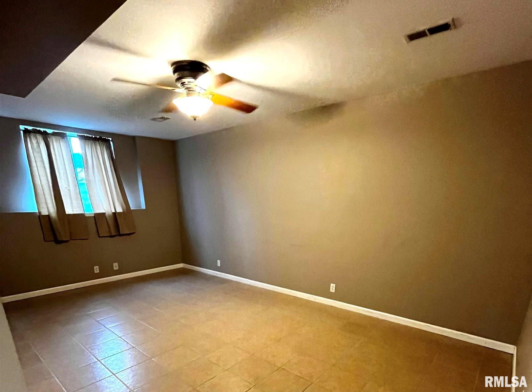 309 Lincoln Street Athens, IL 62613 - Photo 7 of 10 Gallery Image 7