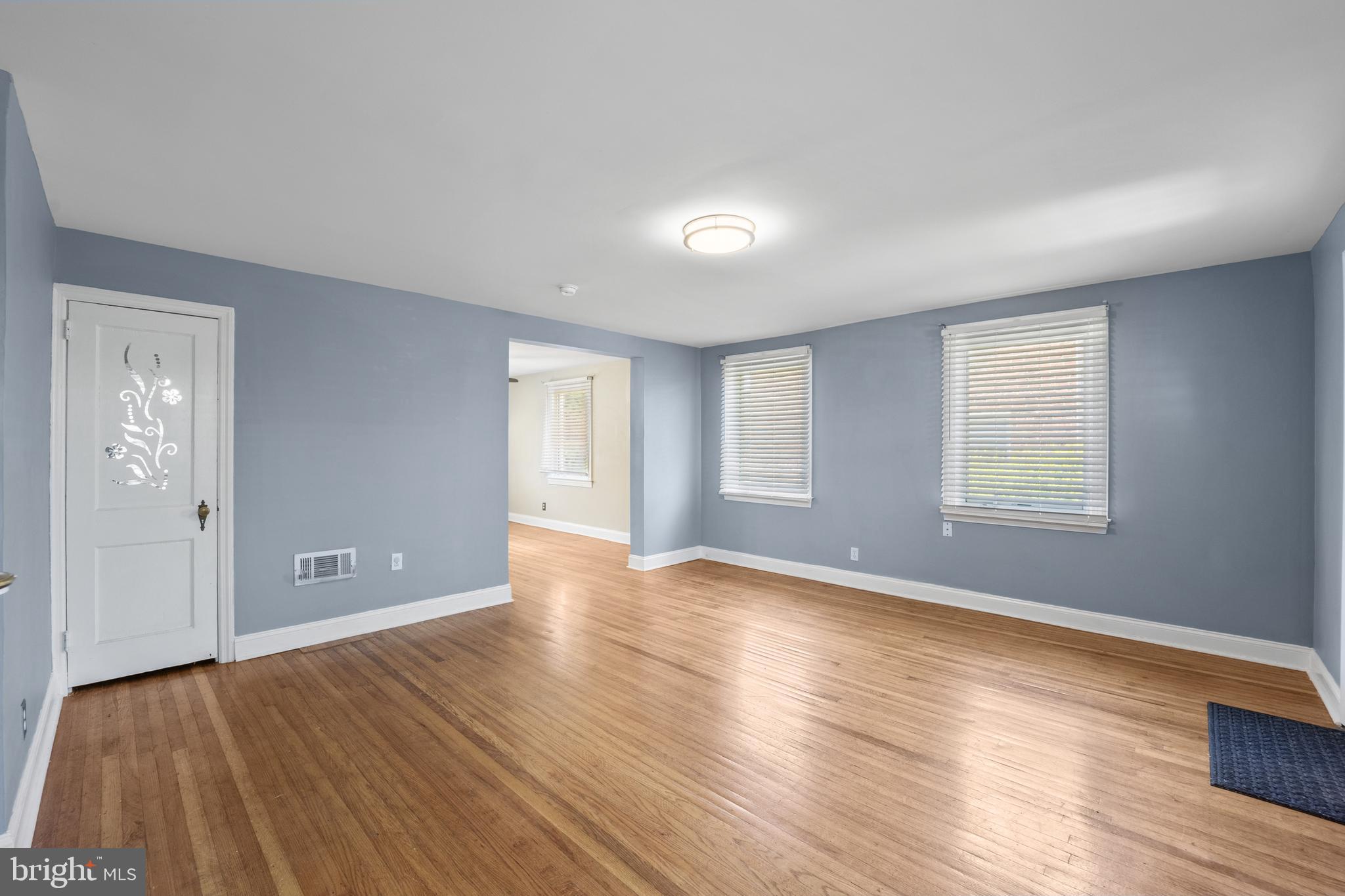 816 Laurel Road Yeadon, PA 19050 - Photo 5 of 35