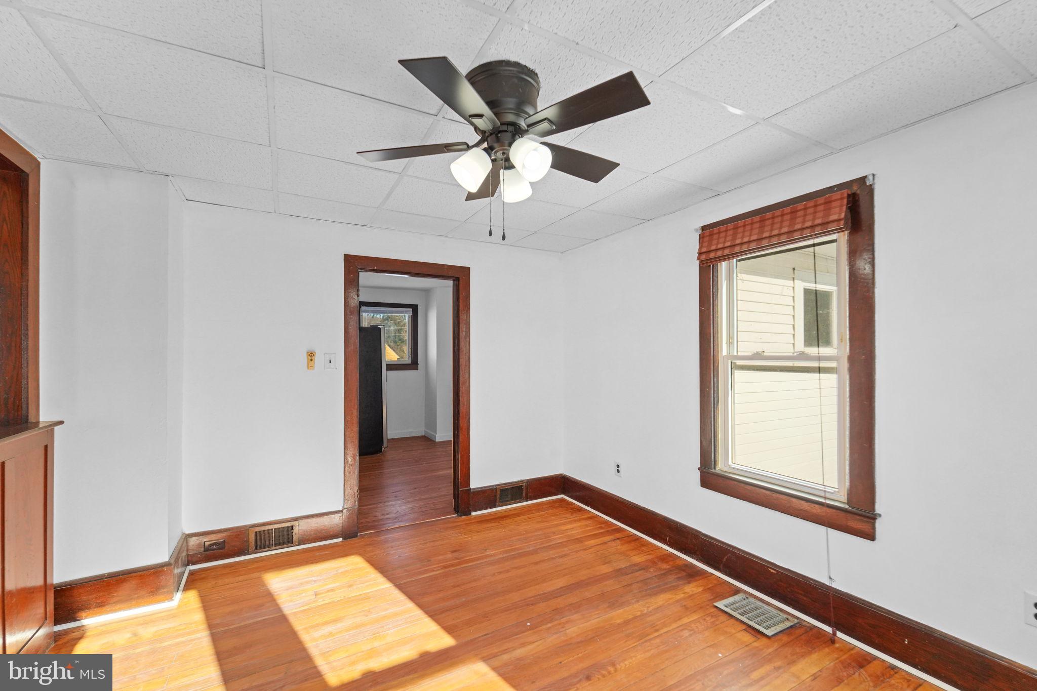 200 Union Street Salem, NJ 08079 - Photo 16 of 43 a view of an empty room and window