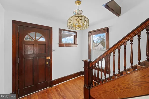 a view of entryway with a front door